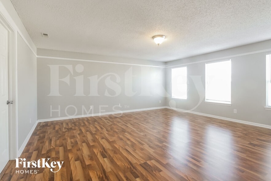 Building Photo - 319 Sunburst Ln