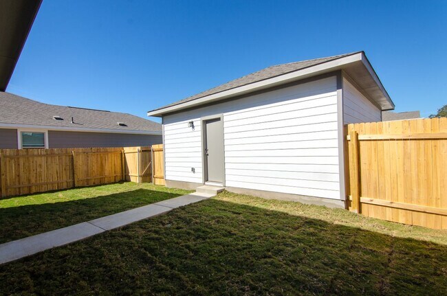 Building Photo - 2136 Pecan Island Dr