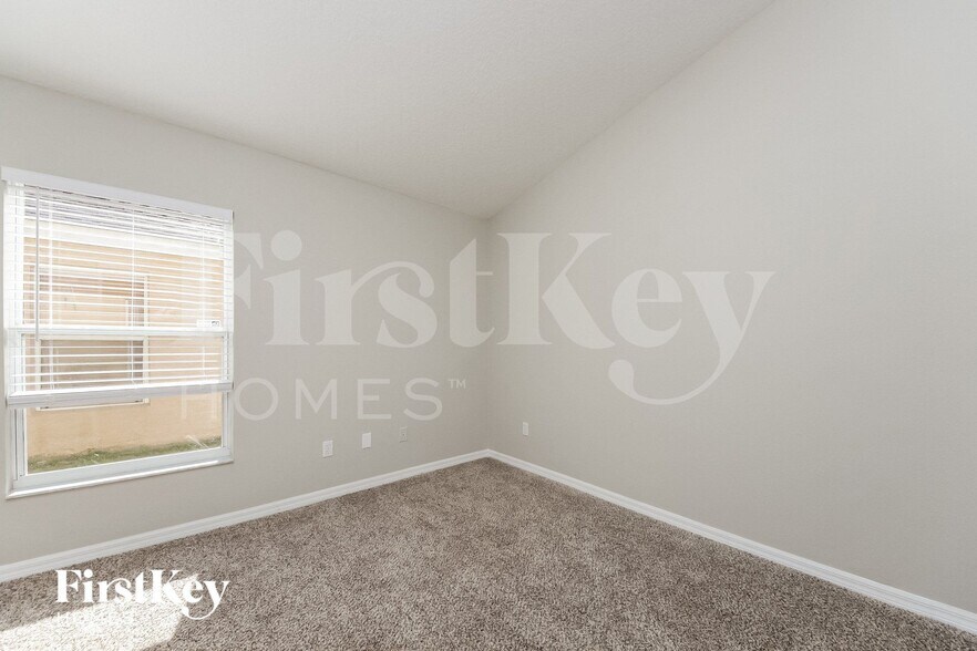 Building Photo - 5219 Alavista Dr