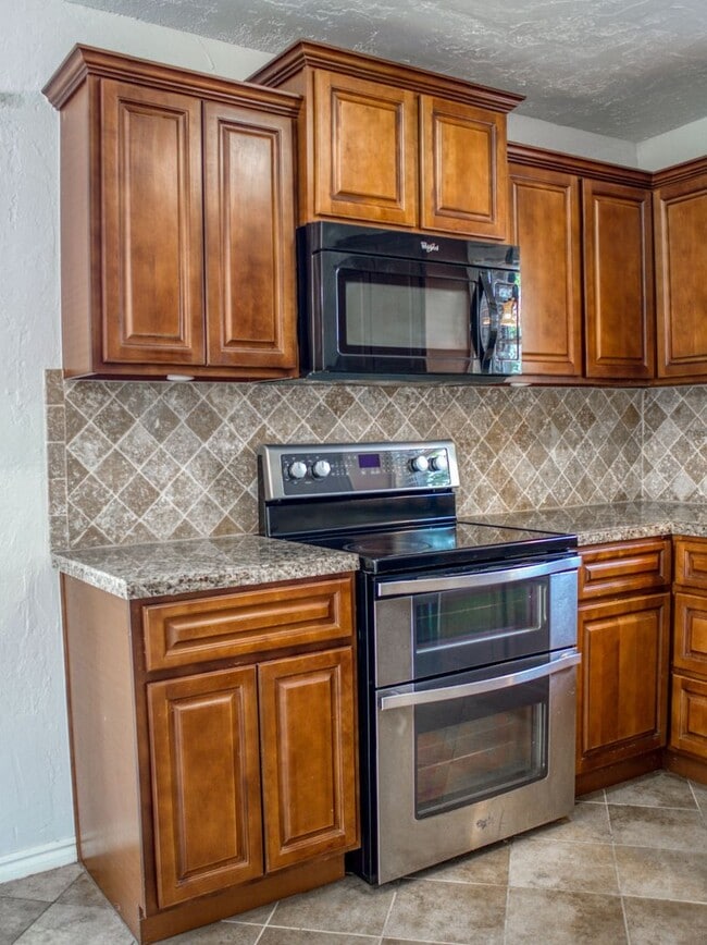 Building Photo - 3 Bedroom 2 Bath home in Shawnee!