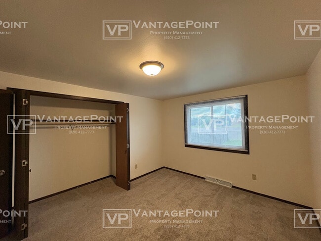 Building Photo - 2571 Trojan Dr