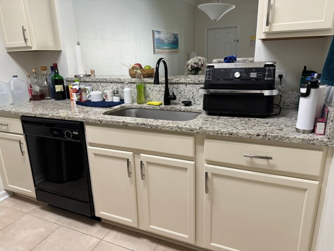 Building Photo - 865 Southern Creek Dr