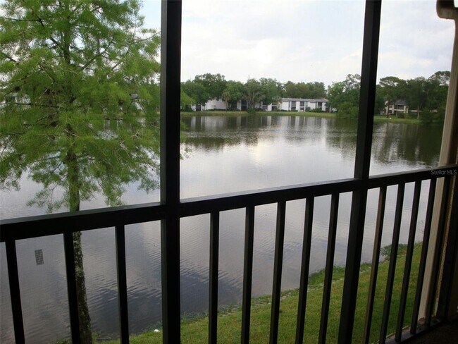 Building Photo - 270 Woodlake Wynde