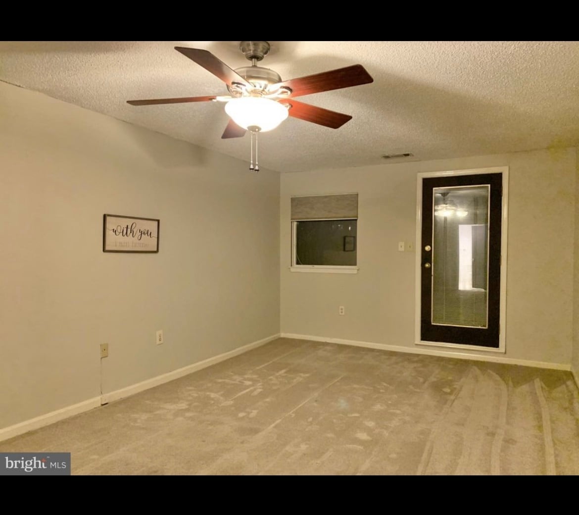 Building Photo - 1040 Deer Ridge Dr