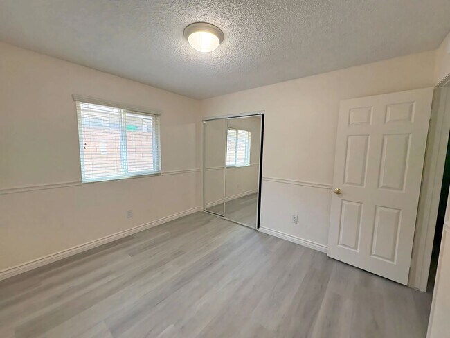 Building Photo - Beautiful Home in a Cul-de sac