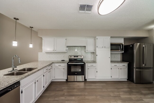 Building Photo - 2714 Ashford Trail Dr