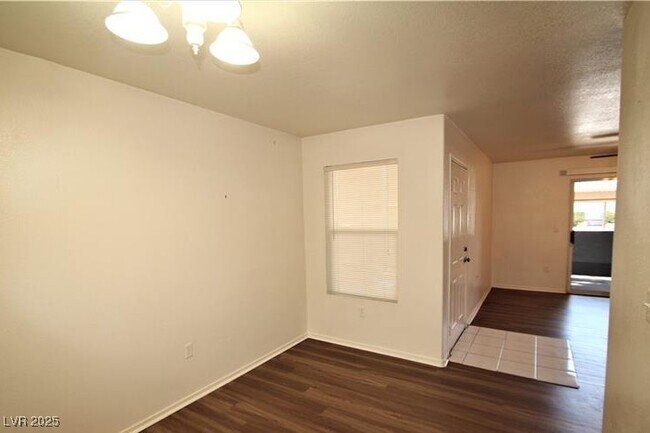 Building Photo - 555 E Silverado Ranch Blvd