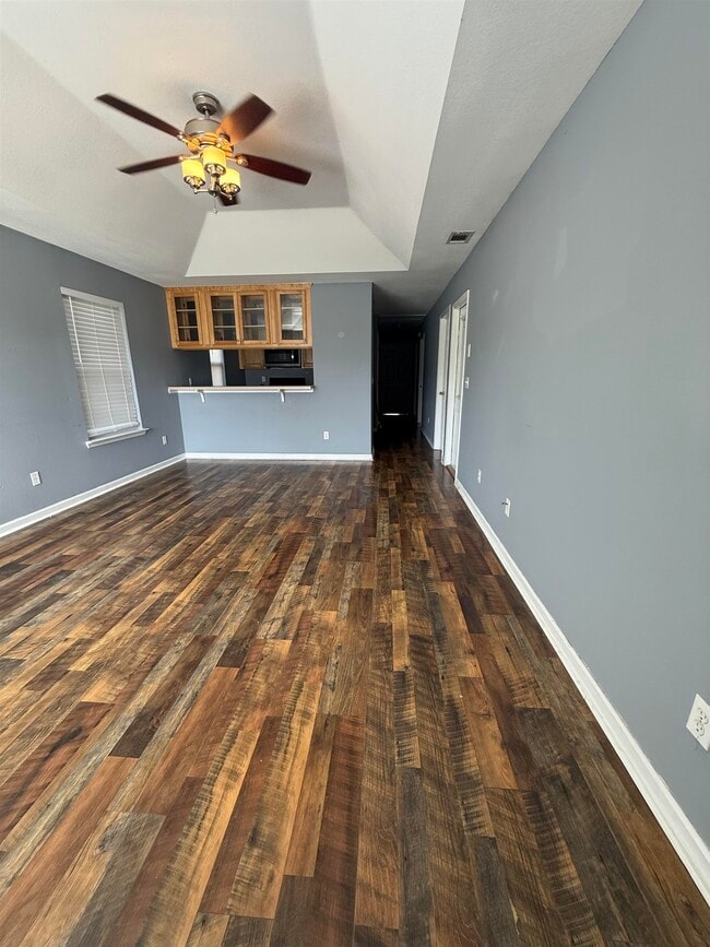 Building Photo - 36 Evans Ave