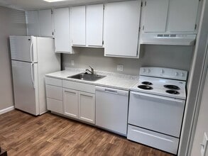 Building Photo - Cedarwood