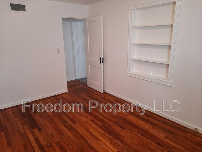 Building Photo - 38 Elmhurst Cir