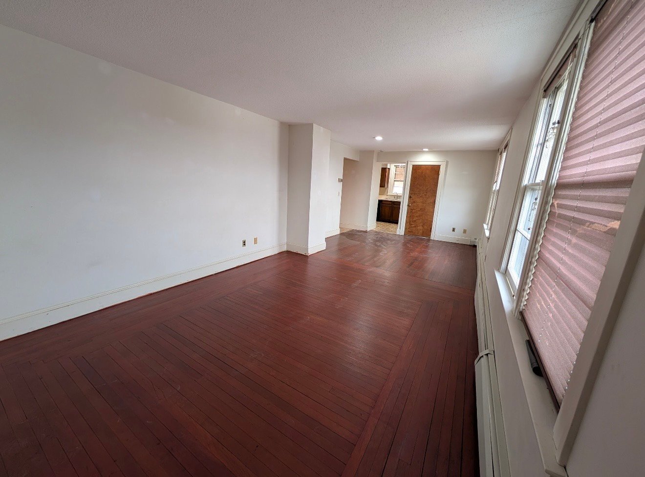 Building Photo - 128 Grand St