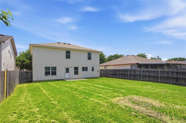 Building Photo - 18120 Topsail St