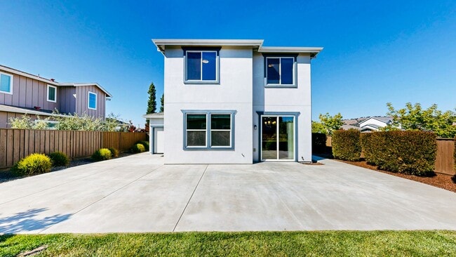 Building Photo - Rare Santa Rosa Four Bedroom house in Desi...