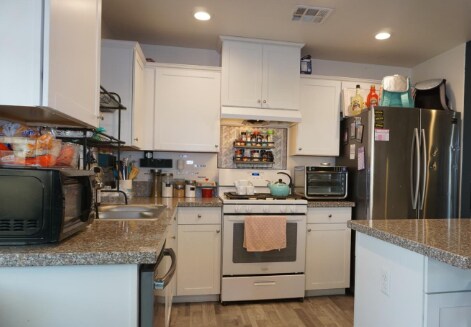 Building Photo - 2304 Hacienda Pl