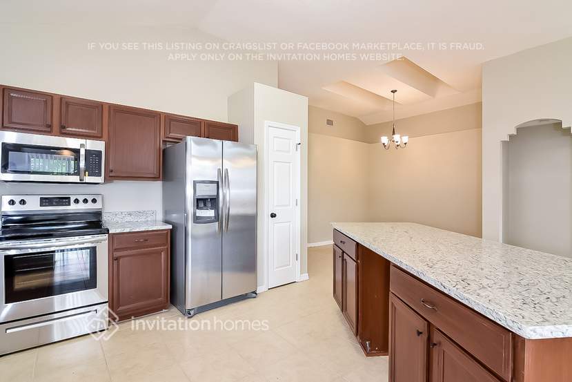 Building Photo - 6127 Weatherwood Cir