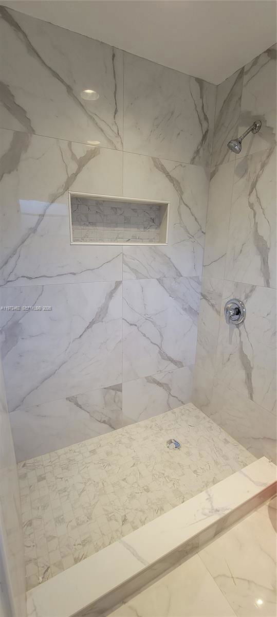 Building Photo - 2813 Bahama Dr