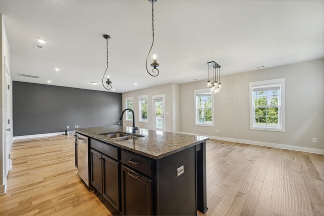 Building Photo - 444 Beacon Ridge Blvd