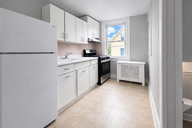 Building Photo - 2604 Hamilton Ave