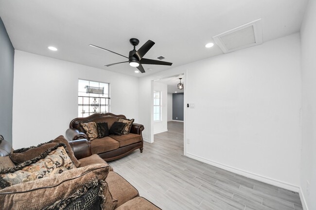 Building Photo - 3926 Florinda St