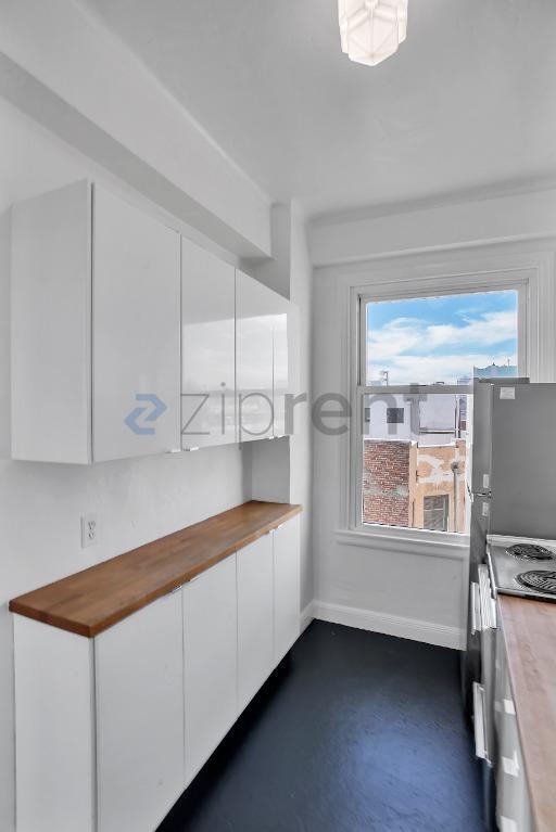 Building Photo - Unit 915