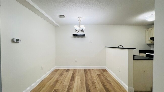 Building Photo - 18 Walden Dr