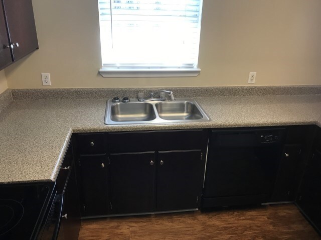 Building Photo - 18 Bluelake Blvd