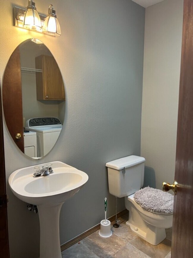 Building Photo - 3 Bedroom, 2.5 Bath Beautiful Ranch Style Home with 3 Car Attached Garage in West Fort Collins, CO