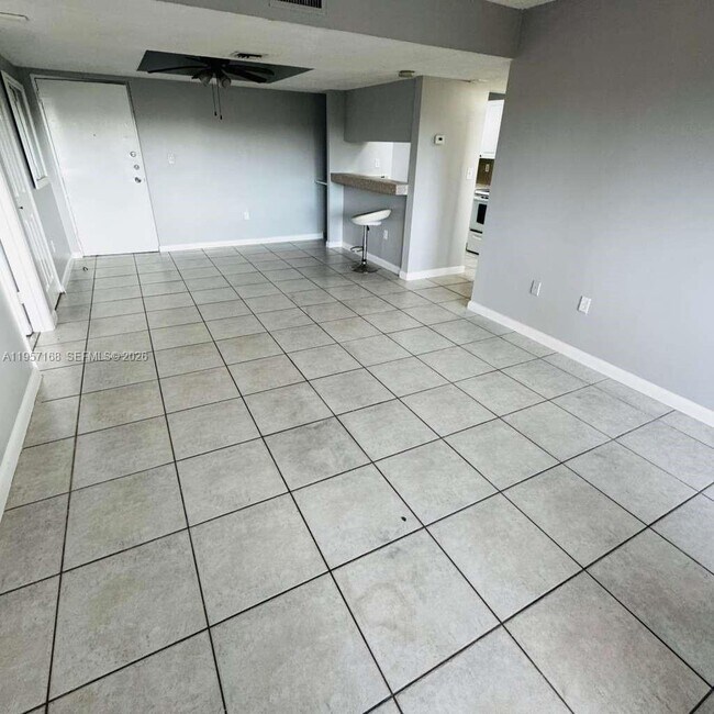 Building Photo - 8004 SW 149th Ave