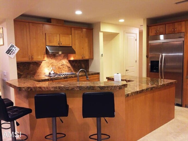Building Photo - 5 br, 4 bath House - 2075 Torrey Pines Rd ...