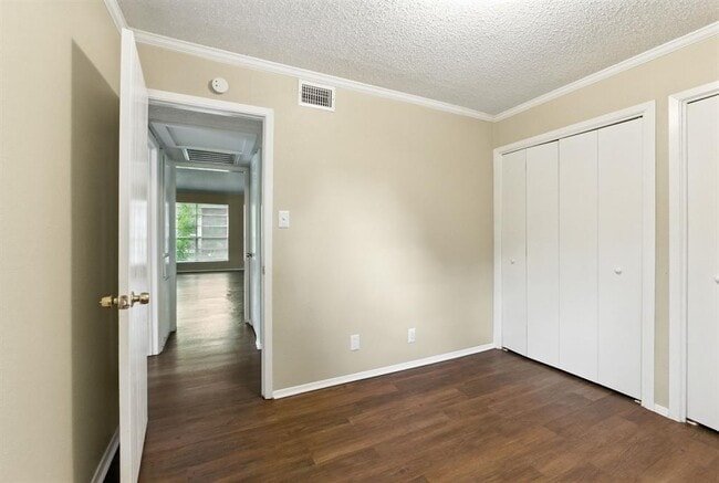 Building Photo - 2600 Brickford Cove