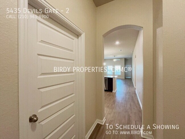Building Photo - 5435 Devils Gate
