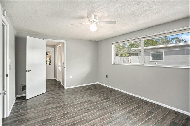 Building Photo - 1109 E Boyer St