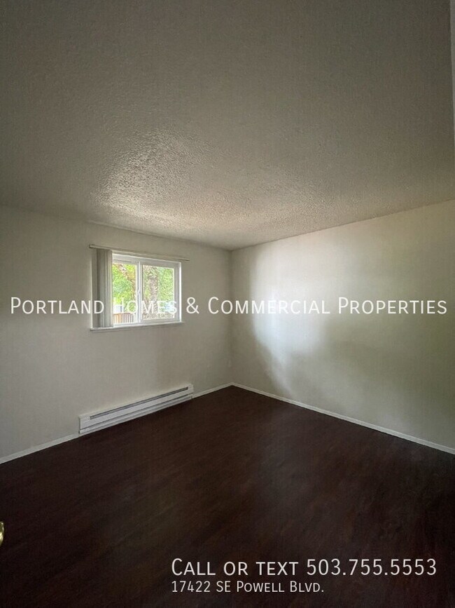 Building Photo - 17422 SE Powell Blvd
