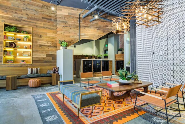 Building Photo - 315 J St