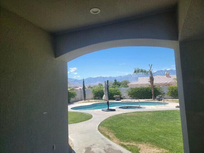 Building Photo - 5 Curie Ct