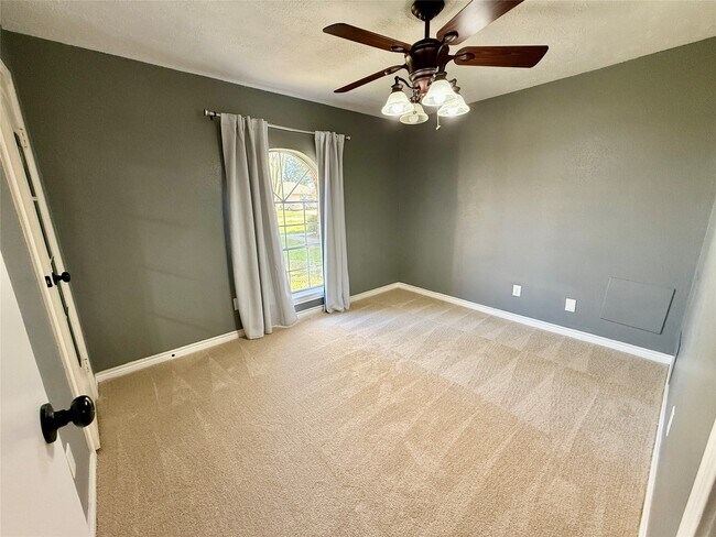 Building Photo - 20407 Fox Haven Ln