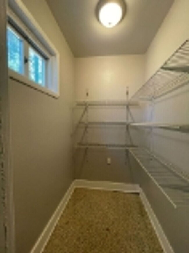 Building Photo - 13 S Marshall St