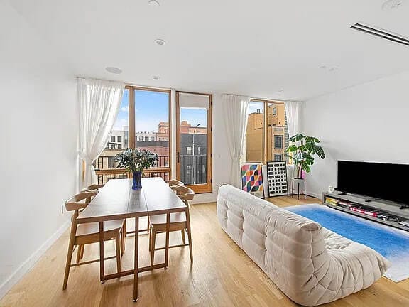 Building Photo - 42 Rochester Ave