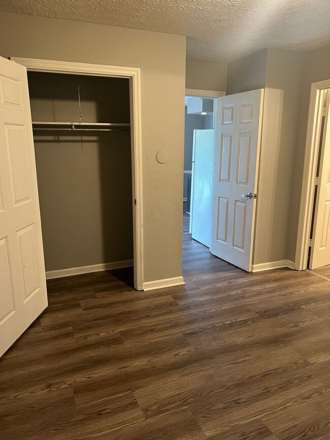 Building Photo - 1 bed 1 bath apartment