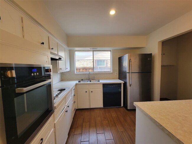 Building Photo - 1518 Carroll Dr