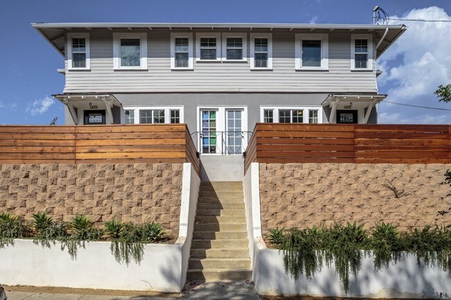 Building Photo - 4300 Sunset Dr