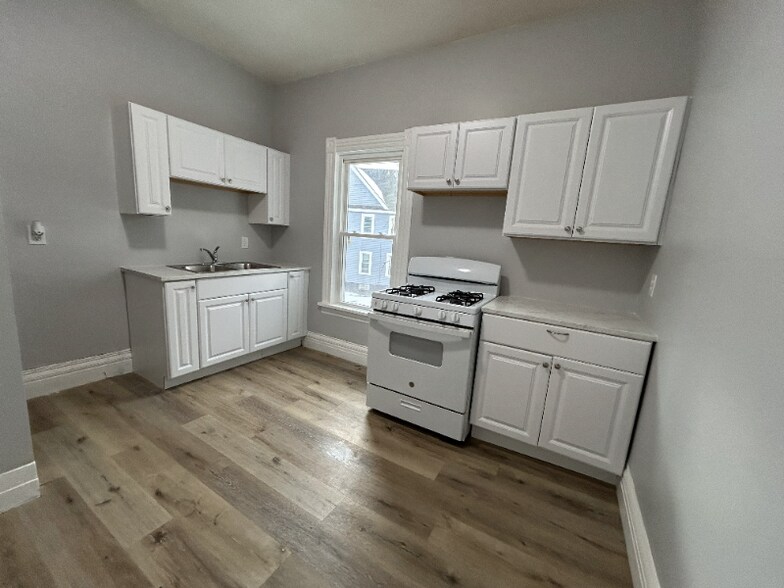 Building Photo - 510 Cortland Ave