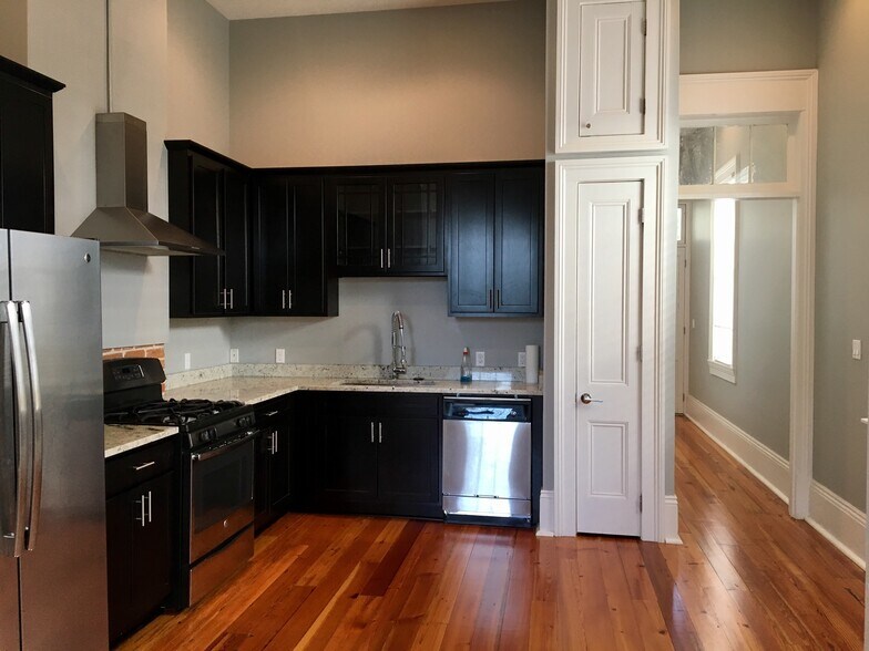 Kitchen - 624 1st St