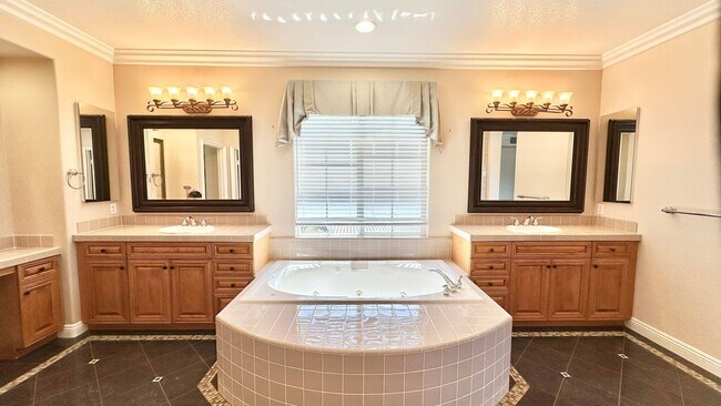 Building Photo - Stunning Two-Story Estate Home in the Gated and Lovely Champagne Crest Community of Fallbrook!