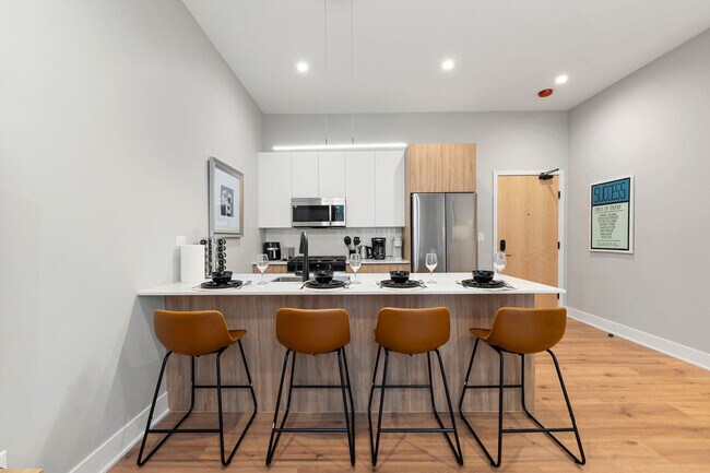 Building Photo - 6044 N Winthrop Ave