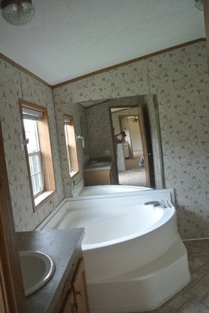 Building Photo - 222 Moses Ln