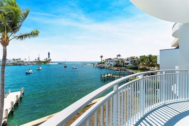 Building Photo - 2508 Bay Dr