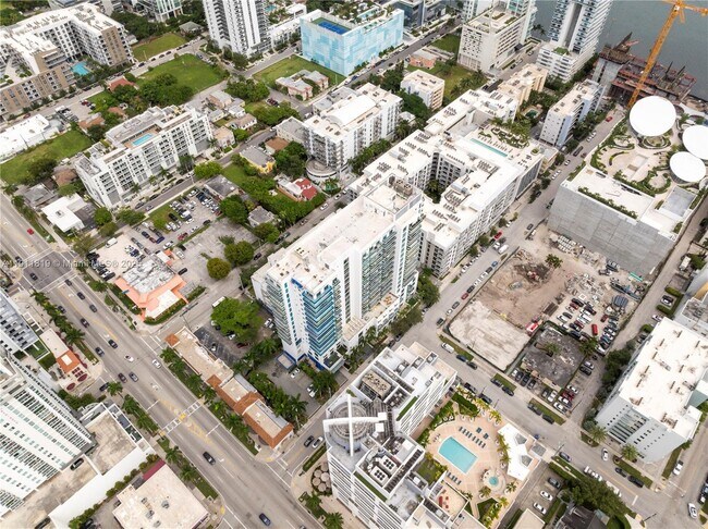 Building Photo - 333 NE 24th St