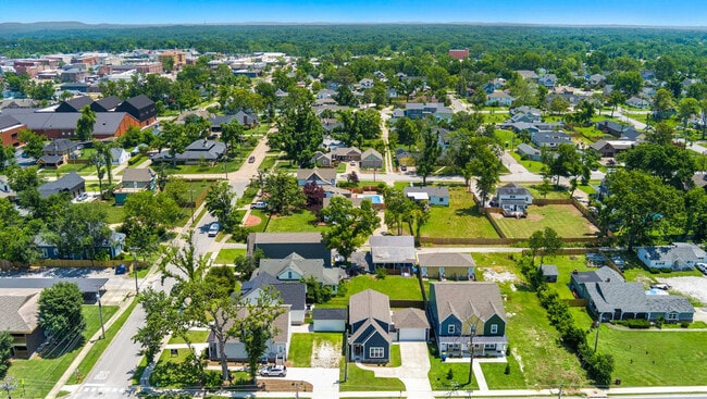 Building Photo - 501 S 7th St