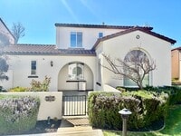 Building Photo - Perfect Shape Gale Ranch Townhome in San Ramon with many extras